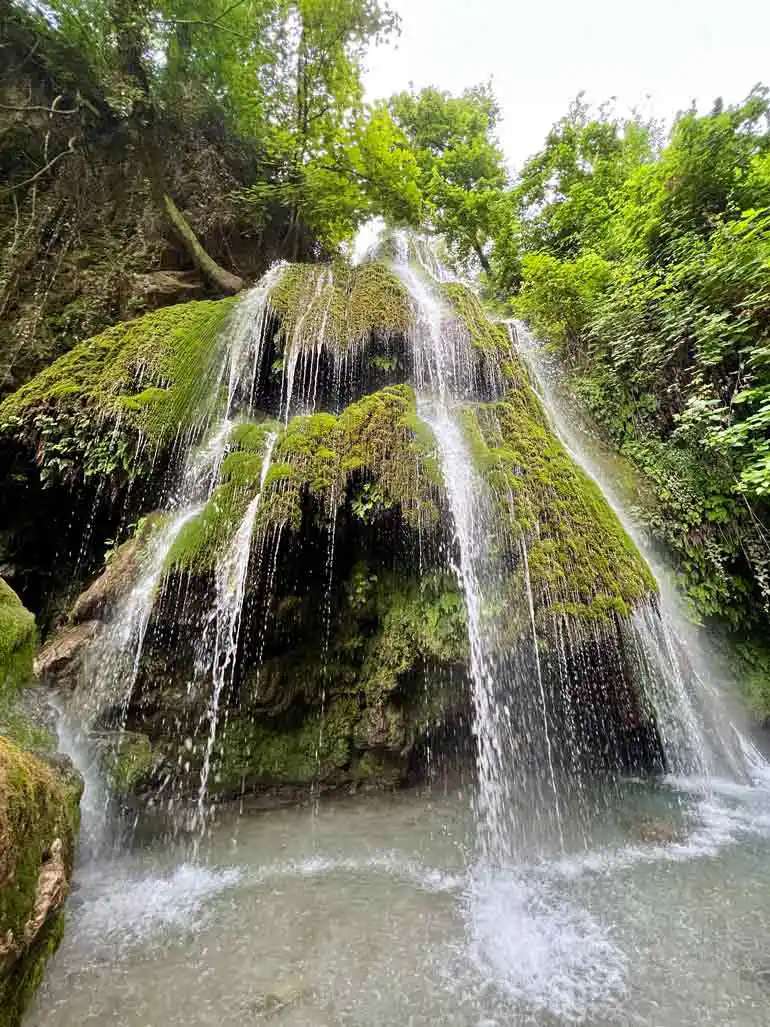 آبشار کبودوال کجاست؟