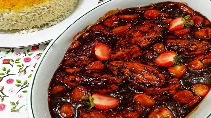 خورش توت فرنگی با مرغ خوشمزه مرحله به مرحله