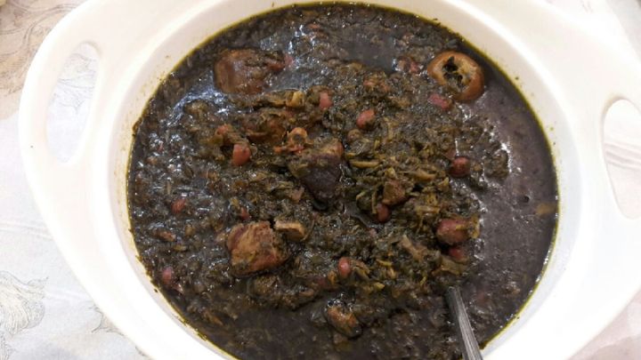 طرز تهیه خورش برگ مو با گوشت مرحله به مرحله