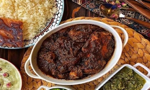 طرز تهیه مرغ ترش به شیوه گیلانی و مازندرانی؛ با فوت و فن های ریز