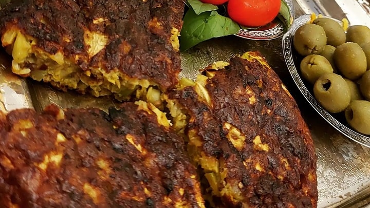 طرز تهیه کوکو بادمجان و گردو سرخ شده