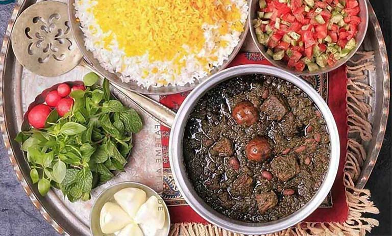 روش غلیظ کردن و لعاب دادن خورش قورمه سبزی