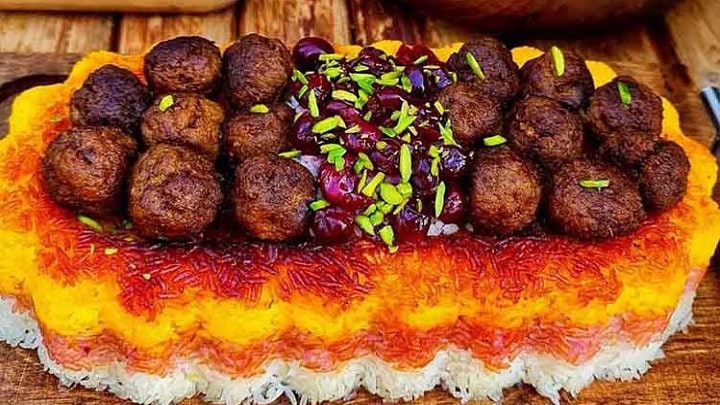 طرز تهیه گیلاس پیلو شام و مهمانی تابستانی