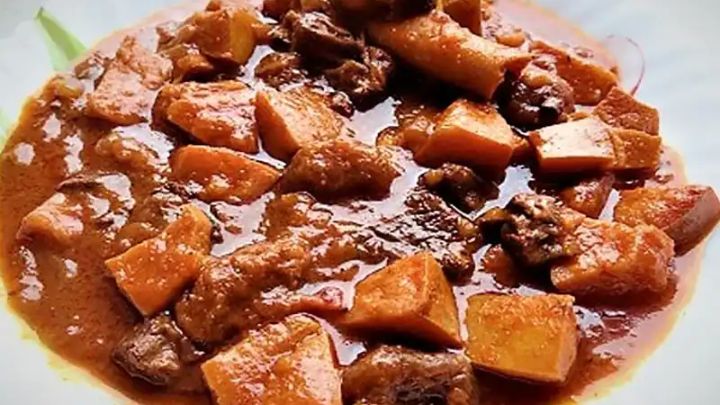 خورش مخصوص و خوشمزه با سیب گلاب ناهار