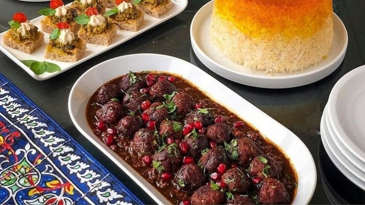 طرز تهیه یک خورش خوشمزه و خاص با گردو