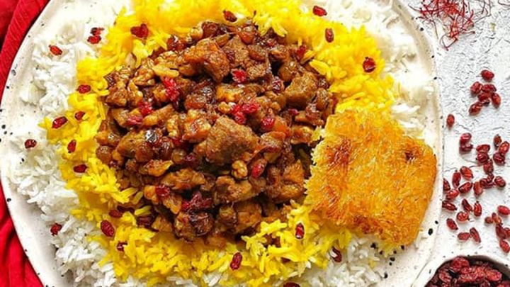 برنج گردوی همدانی با مرغ آسان و سریع برای یک