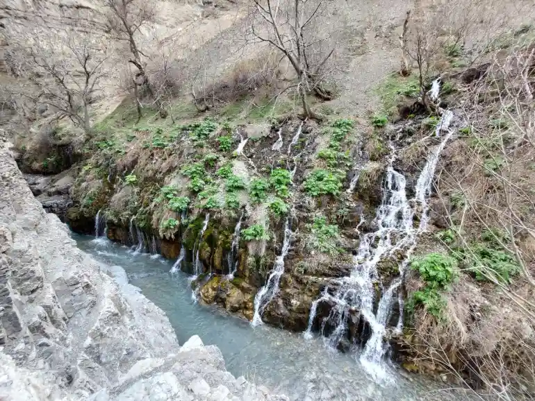 مسیر آبشار هفت چشمه