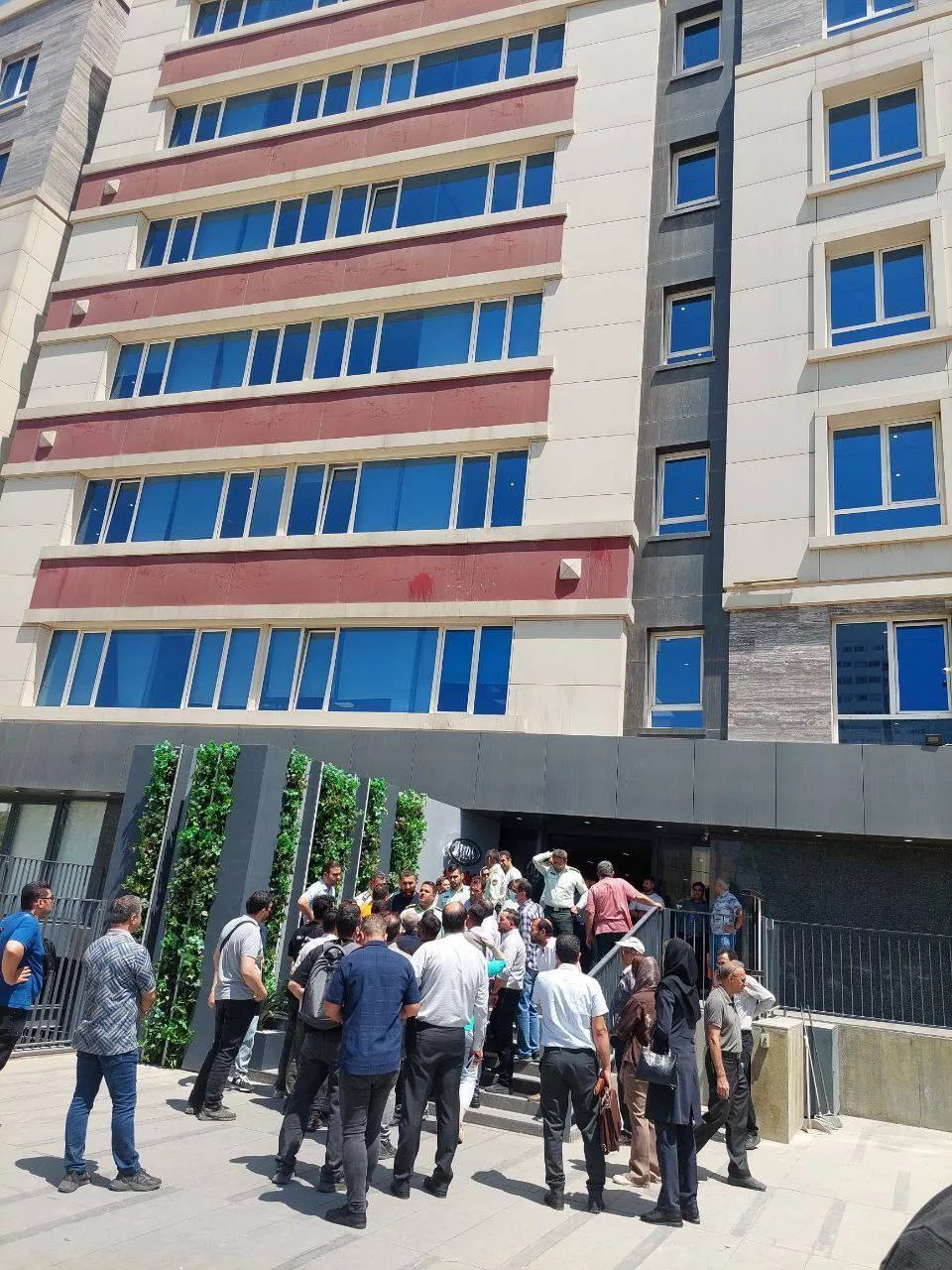 بدهی دولت ، با تحریک افزایش قیمت خودروهای مونتاژ در سال جدید 2 اعتراض مشتری