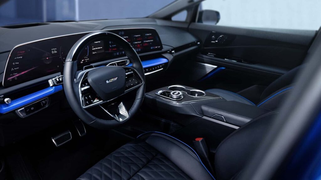 Cadillac Optics V با قدرت عالی و پشتیبانی از شارژرهای تسلا تأمین شد 2 CADILLAC OPTIQ-V