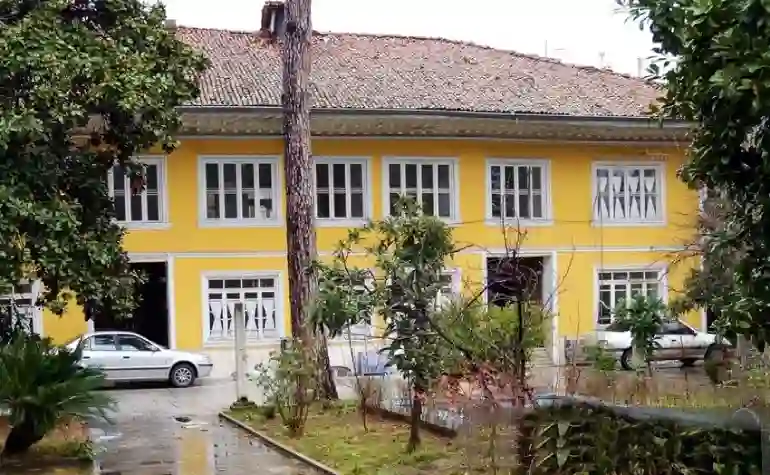 خانه ابریشم رشت