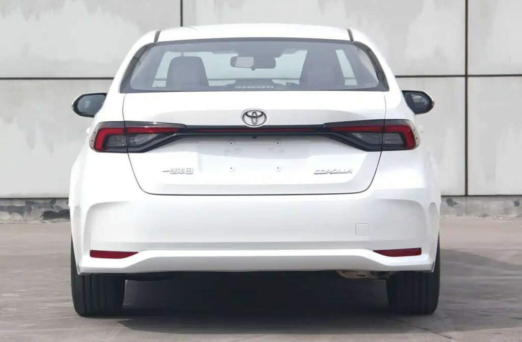 نسخه چینی Toyota Corolla Facelifting بیشتر به کمری شبیه است 2 فیس بوک