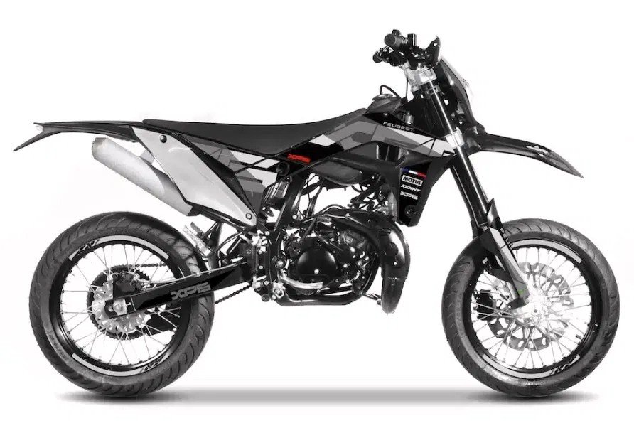 پژو سه مدل از موتورسیکلت XP6 را با همکاری شرکو عرضه خواهد کرد 8 پژو XP6