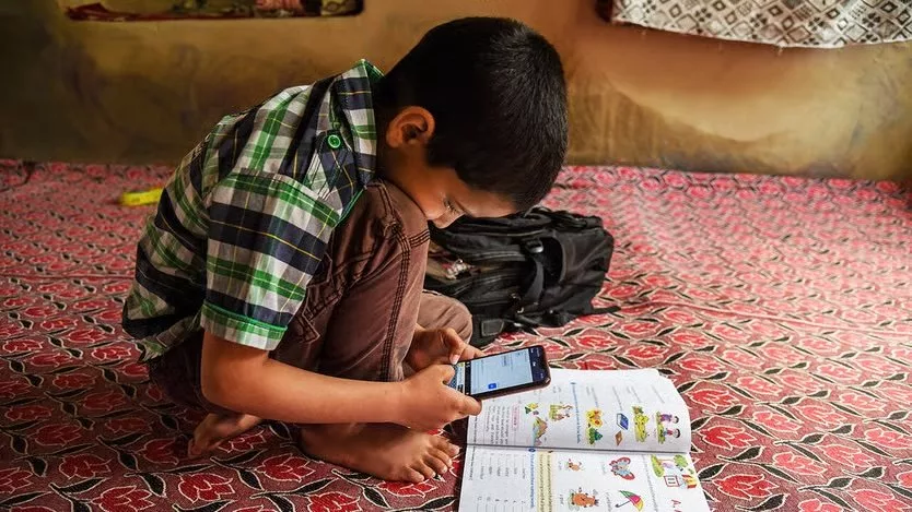 تأثیر هوش مصنوعی بر فقر