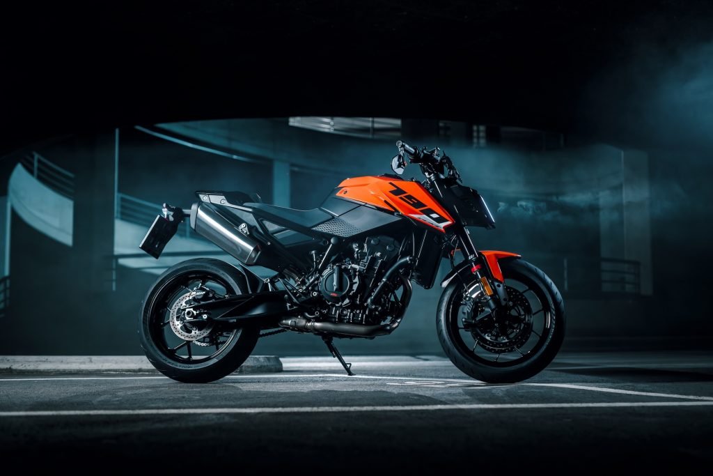 1783307023 124 موتورسیکلت KTM 790 Duke مدل 2027 معرفی شد خیابان های