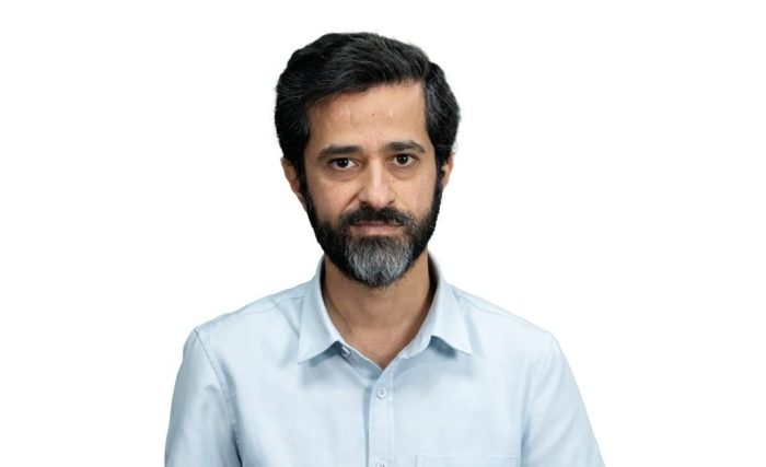 روایت متفاوت بازار کتاب ایران از انقلاب ChatGPT؛ جنگی که از قفسه‌ها آغاز نمی‌شود